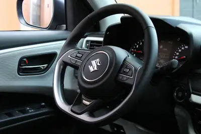 Suzuki Swift 1.2 Hybrid CVT — Citadine économe et connectée, quasi neuve — Miniature 25