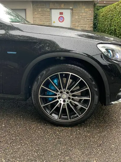 Mercedes-Benz GLC 350 e AMG Line — SUV hybride rechargeable, 76'000 km, sans sinistre — Heckansicht