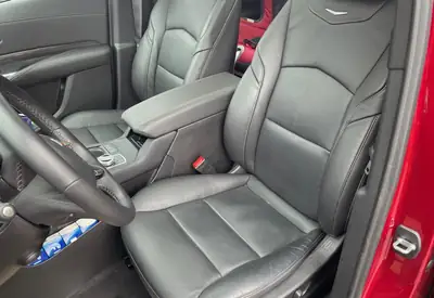 Cadillac XT4 350T Sport AWD — SUV premium américain, 33 000 km seulement — Miniatura 11