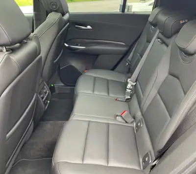 Cadillac XT4 350T Sport AWD — SUV premium américain, 33 000 km seulement — Miniatura 12