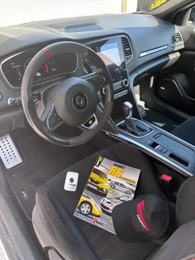 Renault Mégane Trophy 300 — Sportive dynamique, première main, 82 400 km — Thumbnail 12