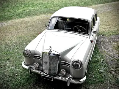 Mercedes-Benz 180D 1958 — Classique diesel authentique, immatriculé vétéran suisse — vue extérieure