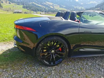 Jaguar F-Type Convertible S 5.0 V8 — Moteur récemment révisé, sportivité britannique authentique — Armaturenbrett