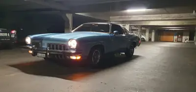 Oldsmobile 442 Cutlass Big Block 7.5L — Légende américaine des années 80, moteur colossal — Miniature 12