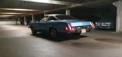 Oldsmobile 442 Cutlass Big Block 7.5L — Légende américaine des années 80, moteur colossal — Miniature 14