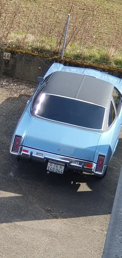 Oldsmobile 442 Cutlass Big Block 7.5L — Légende américaine des années 80, moteur colossal — Miniature 19