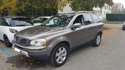 Volvo XC90 D5 AWD Ocean Race — SUV 7 places robuste, diesel performant, transmission automatique — vue extérieure