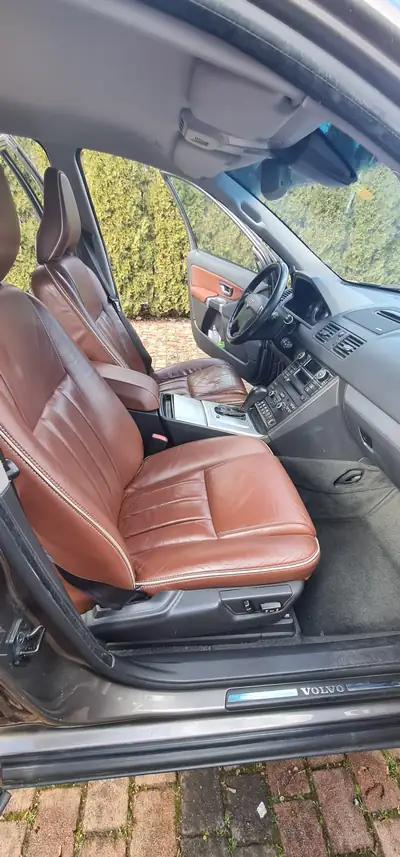 Volvo XC90 D5 AWD Ocean Race — SUV 7 places robuste, diesel performant, transmission automatique — intérieur