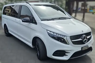 Mercedes-Benz V 300 d Swiss Edition — Monospace premium 4Matic, entretien gratuit jusqu'à 2033 — exterior view
