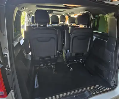 Mercedes-Benz V 300 d Swiss Edition — Monospace premium 4Matic, entretien gratuit jusqu'à 2033 — Thumbnail 9