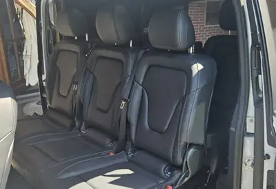 Mercedes-Benz V 300 d Swiss Edition — Monospace premium 4Matic, entretien gratuit jusqu'à 2033 — Thumbnail 8