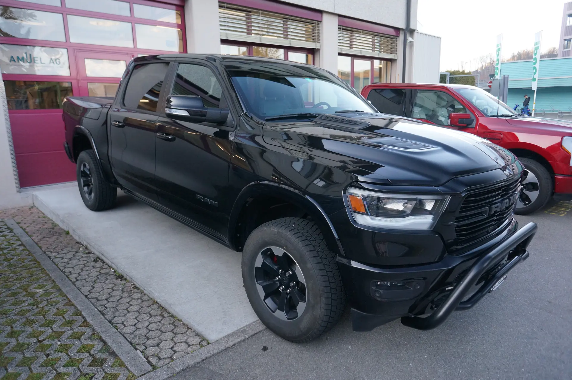 Dodge Ram 1500 Crew Cab Rebel Sport — Pick-up musclé 396 ch, 4x4, équipements premium — Außenansicht