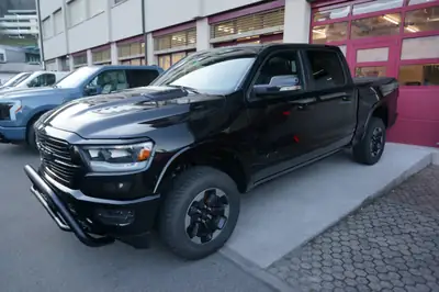 Dodge Ram 1500 Crew Cab Rebel Sport — Pick-up musclé 396 ch, 4x4, équipements premium — interni