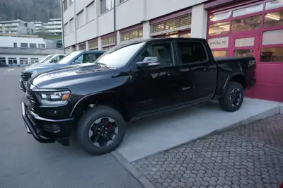 Dodge Ram 1500 Crew Cab Rebel Sport — Pick-up musclé 396 ch, 4x4, équipements premium — cruscotto