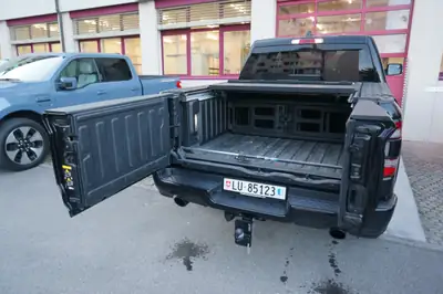 Dodge Ram 1500 Crew Cab Rebel Sport — Pick-up musclé 396 ch, 4x4, équipements premium — Miniatura 10