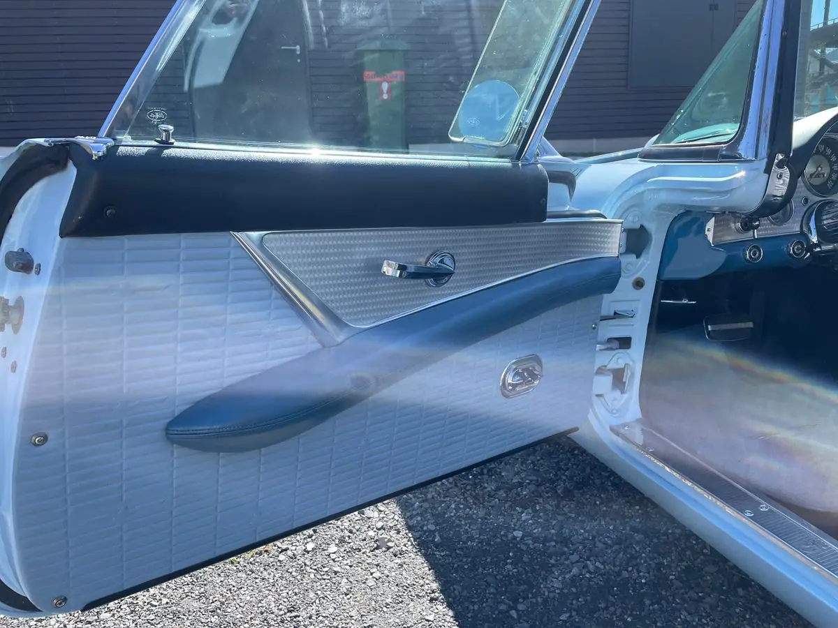 Ford Thunderbird 1957 occasion Cham — 5