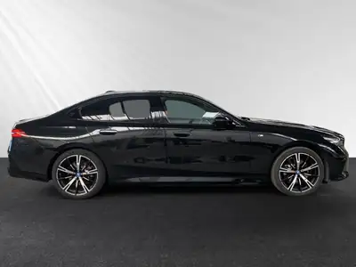 BMW 530e M Sport Steptronic — Berline hybride rechargeable, très faible kilométrage — Heckansicht