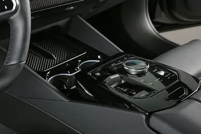 BMW 530e M Sport Steptronic — Berline hybride rechargeable, très faible kilométrage — Miniatur 8