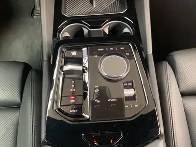 BMW 530e M Sport Steptronic — Berline hybride rechargeable, très faible kilométrage — Miniatur 9