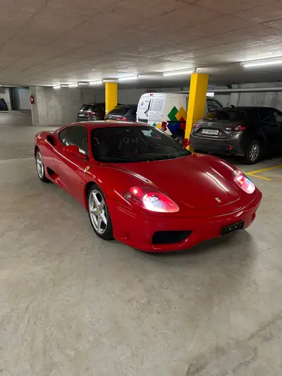Ferrari F360 Coupé 2001 — Légendaire V8 400 ch, kilométrage exceptionnel — interior