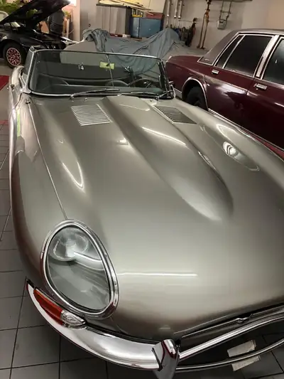 Jaguar E-Type 1964 — Cabriolet légendaire, 4'279 km, état exceptionnel — vista posteriore