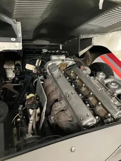 Jaguar E-Type 1964 — Cabriolet légendaire, 4'279 km, état exceptionnel — interni