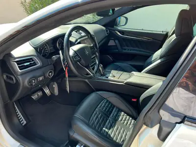 Maserati Ghibli 2.0 Hybrid GranSport — Élégance italienne et motorisation hybride — Heckansicht