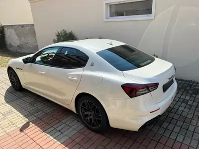 Maserati Ghibli 2.0 Hybrid GranSport — Élégance italienne et motorisation hybride — Seitenansicht