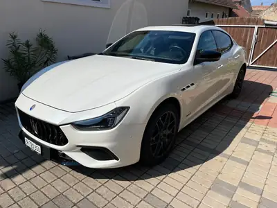 Maserati Ghibli 2.0 Hybrid GranSport — Élégance italienne et motorisation hybride — Außenansicht