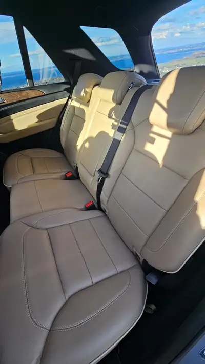 Mercedes-Benz ML 350 BlueTEC 4Matic — SUV premium diesel, 4x4 intégral et consommation maîtrisée — Miniature 9