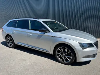 Škoda Superb Combi 2.0 TSI SportLine+ — Break premium 4x4, 280 ch et attelage inclus — vue extérieure