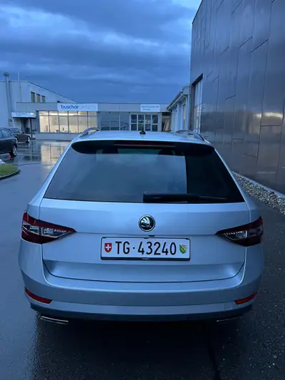 Škoda Superb Combi 2.0 TSI SportLine+ — Break premium 4x4, 280 ch et attelage inclus — tableau de bord