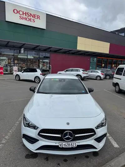 Mercedes-Benz CLA 200 Shooting Brake AMG Line — Élégance dynamique et polyvalence — vista esterna
