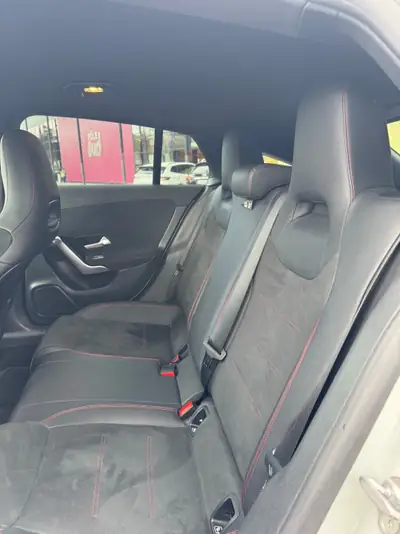 Mercedes-Benz CLA 200 Shooting Brake AMG Line — Élégance dynamique et polyvalence — Miniatura 8