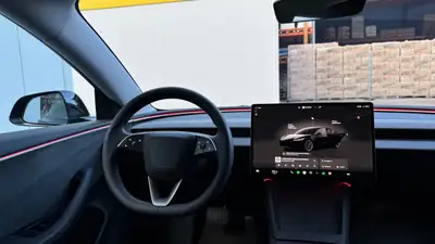 Tesla Model 3 Long Range Dual Motor AWD — 629 km d'autonomie, performances électriques — dashboard