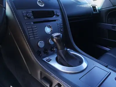 Aston Martin V8 Vantage 4.3 — Coupé sportif de légende, 385 ch purs — Miniatur 8