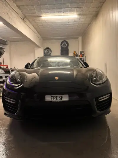 Porsche Panamera GTS 4.8 PDK — Grand tourer sportif, 96 000 km seulement — côté