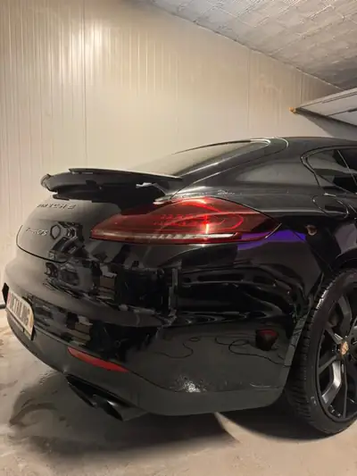 Porsche Panamera GTS 4.8 PDK — Grand tourer sportif, 96 000 km seulement — tableau de bord