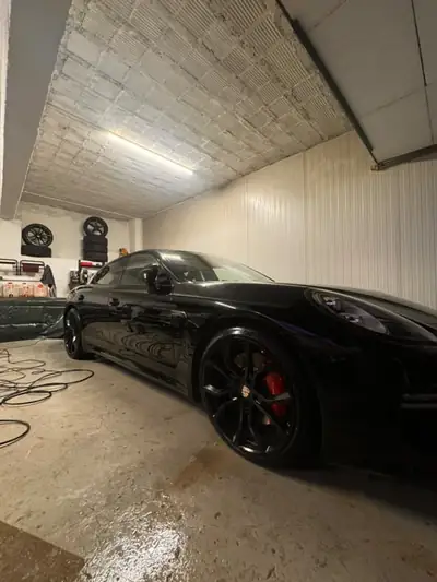 Porsche Panamera GTS 4.8 PDK — Grand tourer sportif, 96 000 km seulement — intérieur