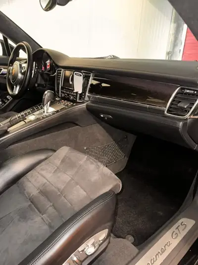 Porsche Panamera GTS 4.8 PDK — Grand tourer sportif, 96 000 km seulement — détail
