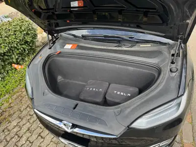 Tesla Model X 100 D — SUV électrique 7 places, 525 ch et 165 000 km — detail