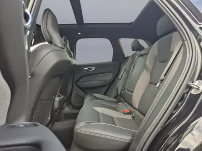 Volvo XC60 2.0 B5 MH Ultimate Dark — SUV hybride premium, 23'000 km seulement — Miniature 10