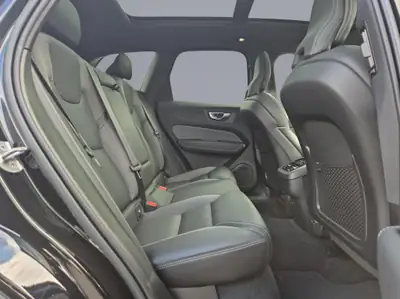 Volvo XC60 2.0 B5 MH Ultimate Dark — SUV hybride premium, 23'000 km seulement — Miniature 15