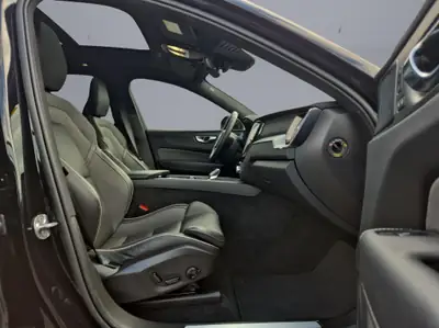 Volvo XC60 2.0 B5 MH Ultimate Dark — SUV hybride premium, 23'000 km seulement — Miniature 14