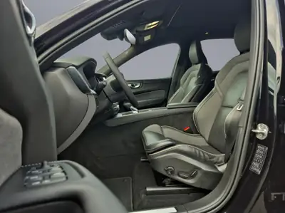 Volvo XC60 2.0 B5 MH Ultimate Dark — SUV hybride premium, 23'000 km seulement — Miniature 19