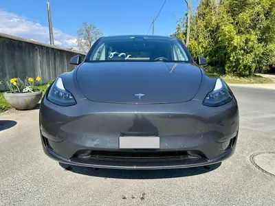 Tesla Model Y Long Range — SUV électrique haute performance, 43'000 km seulement — Außenansicht