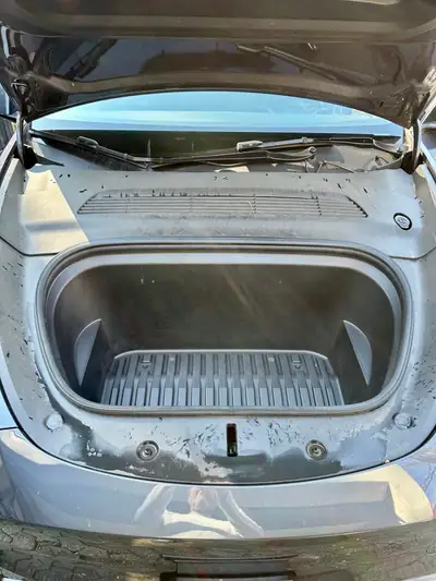 Tesla Model Y Long Range — SUV électrique haute performance, 43'000 km seulement — Detail