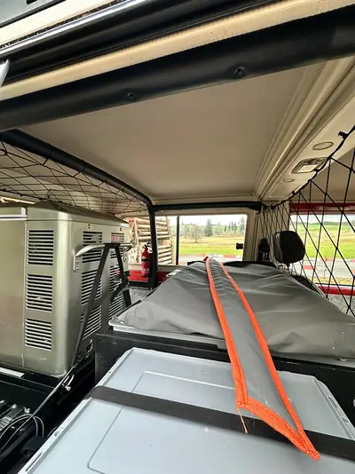 Toyota Land Cruiser LJ 73 FRP-Top TD — Légende 4x4 diesel, prête pour l'aventure — Armaturenbrett