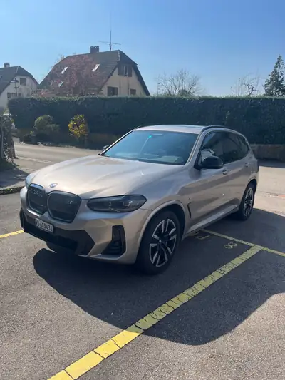 BMW iX3 Inspiring 2023 — SUV électrique premium, 50 000 km seulement — Innenraum