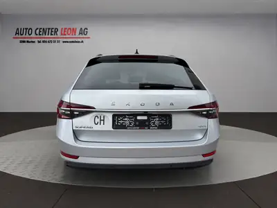 Škoda Superb Combi 2.0 TDi Ambition 4x4 — Monospace familial robuste, 4 roues motrices et 60000 km — tableau de bord